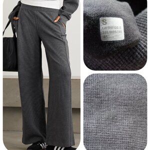 Lululemon SMALL Scuba Mid-Rise Wide-Leg Pant Waffle New Release Graphite Grey